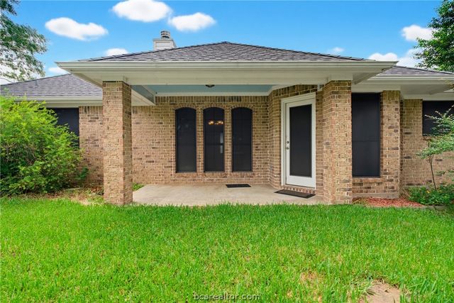 702 Woodson Drive, Caldwell, TX 77836
