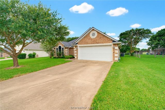 702 Woodson Drive, Caldwell, TX 77836