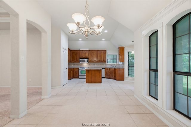702 Woodson Drive, Caldwell, TX 77836
