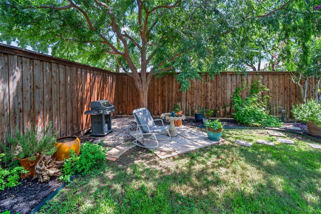 1810 S Crest, Carrollton, TX 75006
