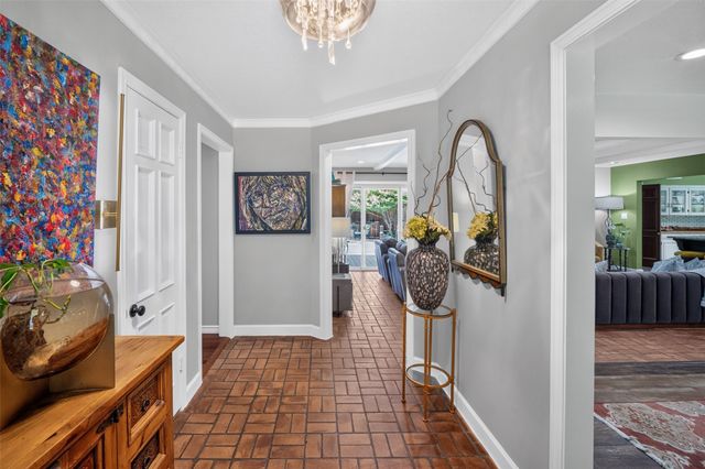 1810 S Crest, Carrollton, TX 75006