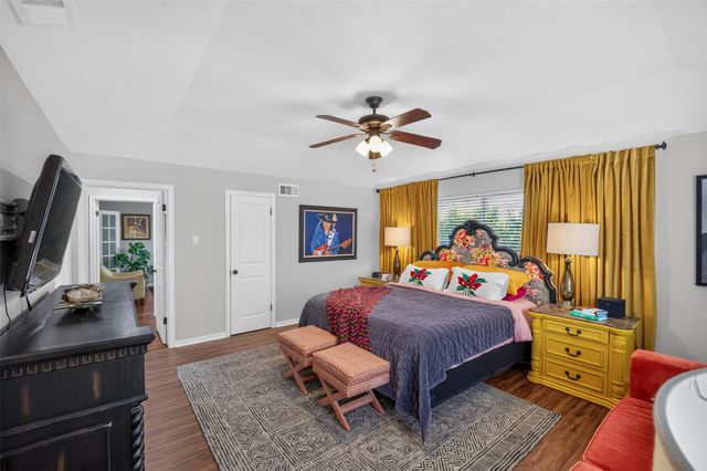 1810 S Crest, Carrollton, TX 75006