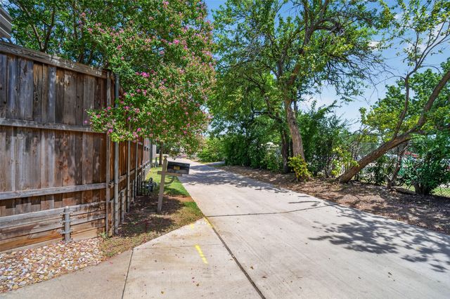 1810 S Crest, Carrollton, TX 75006