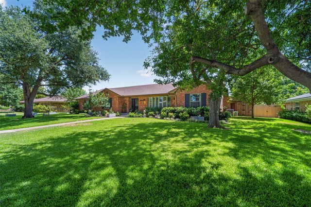 1810 S Crest, Carrollton, TX 75006
