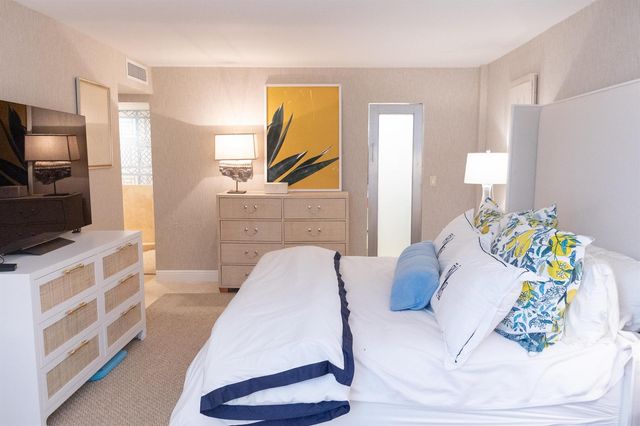 3590 S Ocean Boulevard 101, South Palm Beach, FL 33480