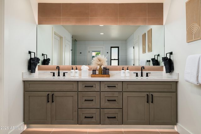 9833 E DESERT COVE Avenue, Scottsdale, AZ 85260