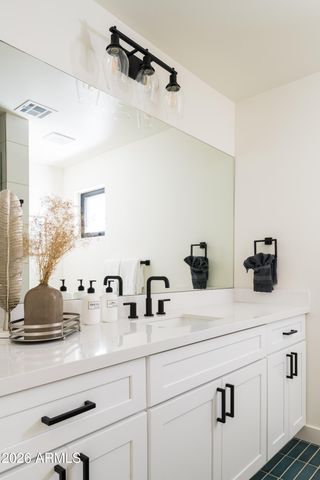 9833 E DESERT COVE Avenue, Scottsdale, AZ 85260