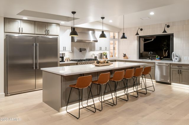 9833 E DESERT COVE Avenue, Scottsdale, AZ 85260