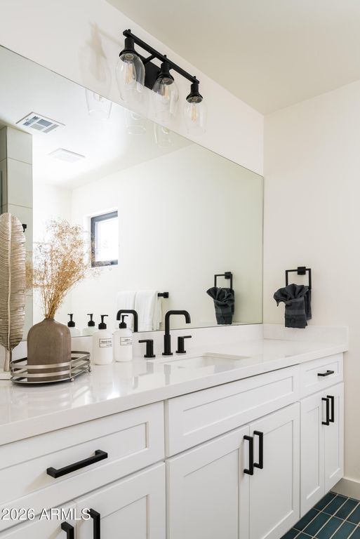 Image 38 of property listing at 9833 E DESERT COVE Avenue, Scottsdale, AZ 85260