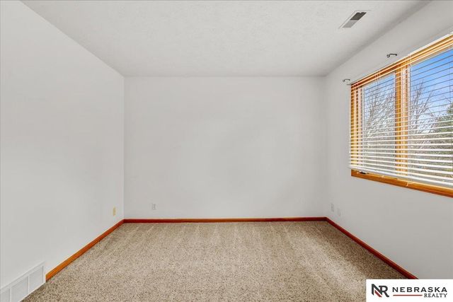 17317 Patterson Drive, Omaha, NE 68135