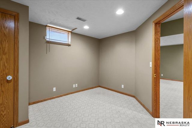 17317 Patterson Drive, Omaha, NE 68135