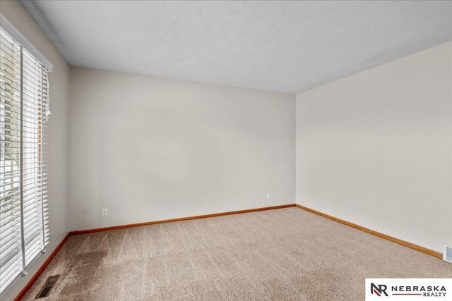 17317 Patterson Drive, Omaha, NE 68135