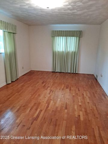 3214 Gingersnap Lane, Lansing, MI 48911