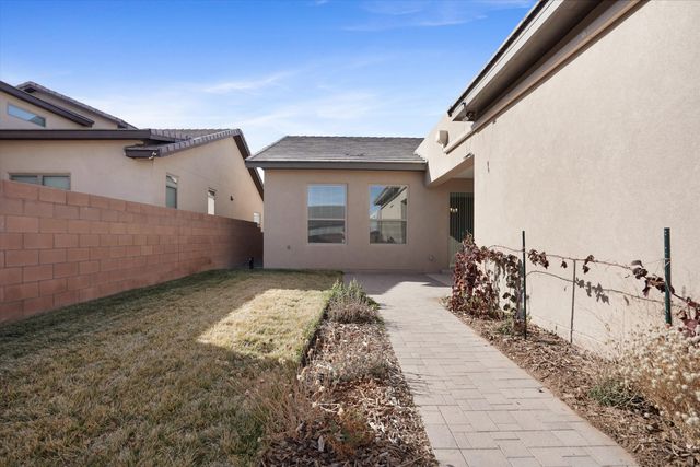 6024 Nauman Drive SE, Albuquerque, NM 87106