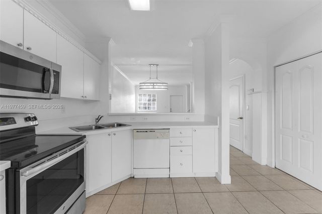 17040 SW 137th Pl, Miami, FL 33177