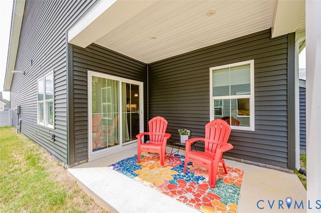 8187 Winter Fog Dr, New Kent, VA 23124
