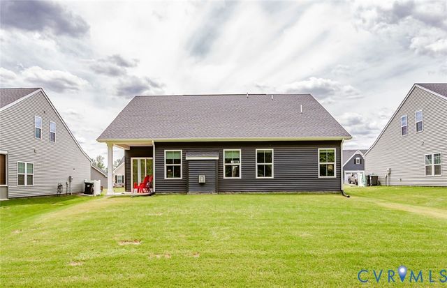 8187 Winter Fog Dr, New Kent, VA 23124