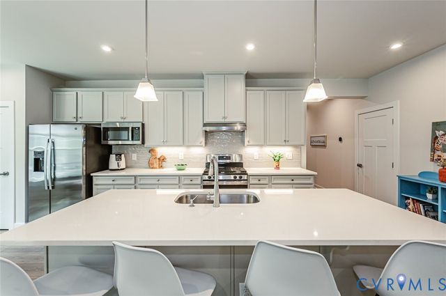 8187 Winter Fog Dr, New Kent, VA 23124