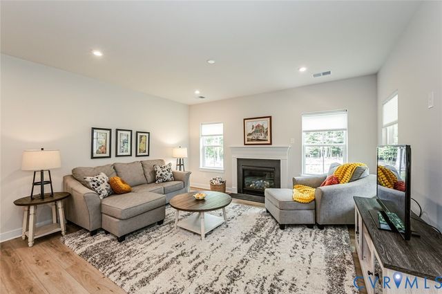 8187 Winter Fog Dr, New Kent, VA 23124