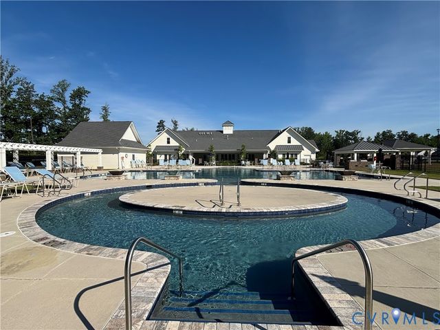 8187 Winter Fog Dr, New Kent, VA 23124
