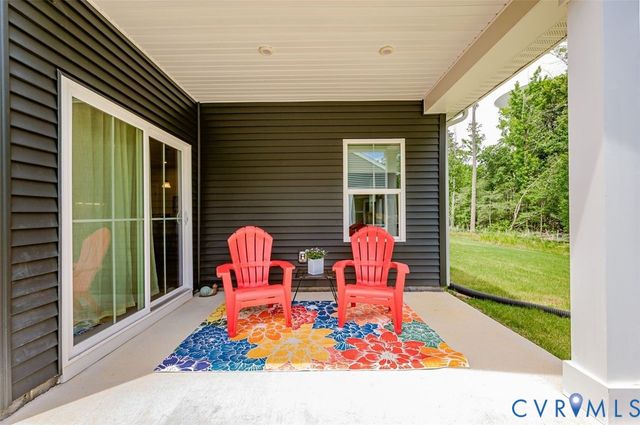 8187 Winter Fog Dr, New Kent, VA 23124