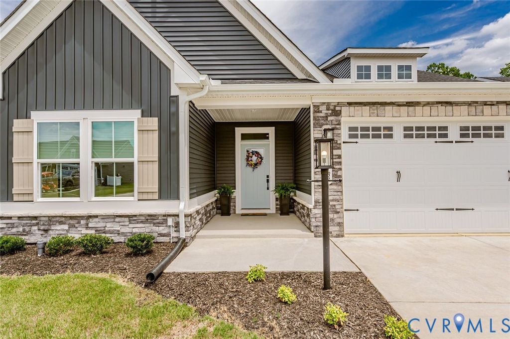 8187 Winter Fog Dr, New Kent, VA 23124