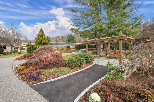 725 Heritage Hills, Somers, NY 10589