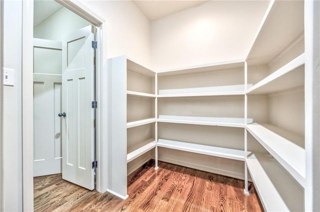 898 Clearview Drive, Lansing, KS 66043