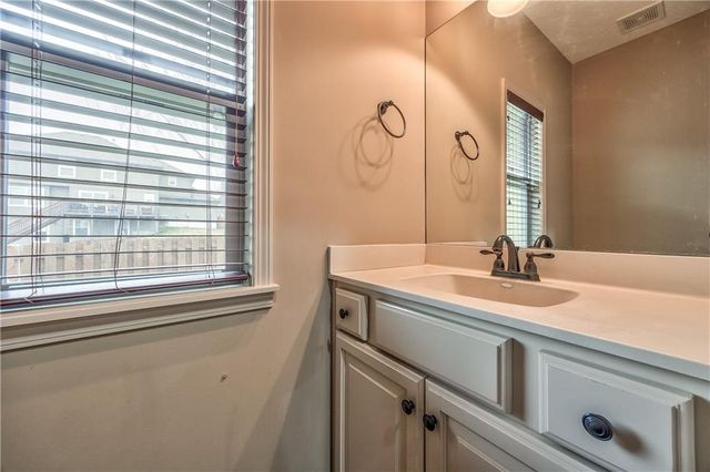 898 Clearview Drive, Lansing, KS 66043