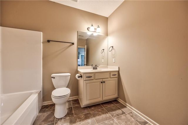 898 Clearview Drive, Lansing, KS 66043