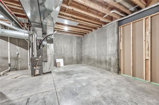 898 Clearview Drive, Lansing, KS 66043