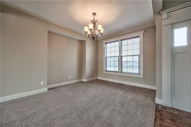 898 Clearview Drive, Lansing, KS 66043