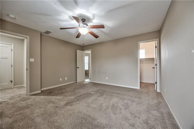 898 Clearview Drive, Lansing, KS 66043