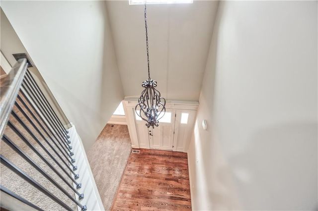 898 Clearview Drive, Lansing, KS 66043