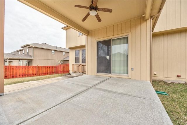 898 Clearview Drive, Lansing, KS 66043