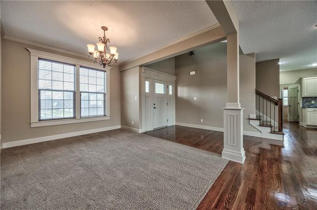 898 Clearview Drive, Lansing, KS 66043