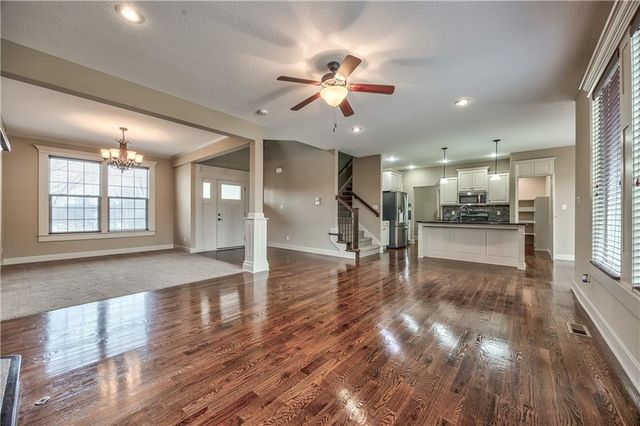 898 Clearview Drive, Lansing, KS 66043