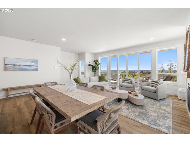 2528 Sw CORAL Ave, Lincoln City, OR 97367