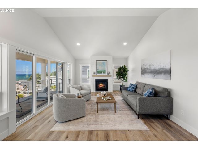 2528 Sw CORAL Ave, Lincoln City, OR 97367