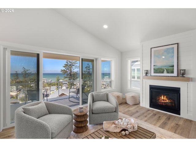 2528 Sw CORAL Ave, Lincoln City, OR 97367