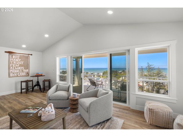 2528 Sw CORAL Ave, Lincoln City, OR 97367