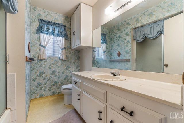 3517 McCourry Street, Bakersfield, CA 93304