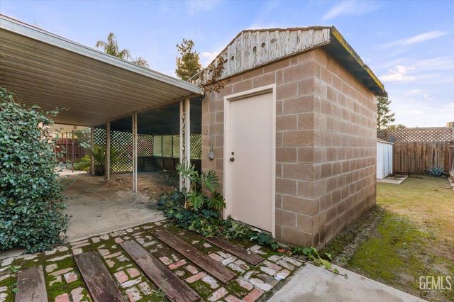 3517 McCourry Street, Bakersfield, CA 93304