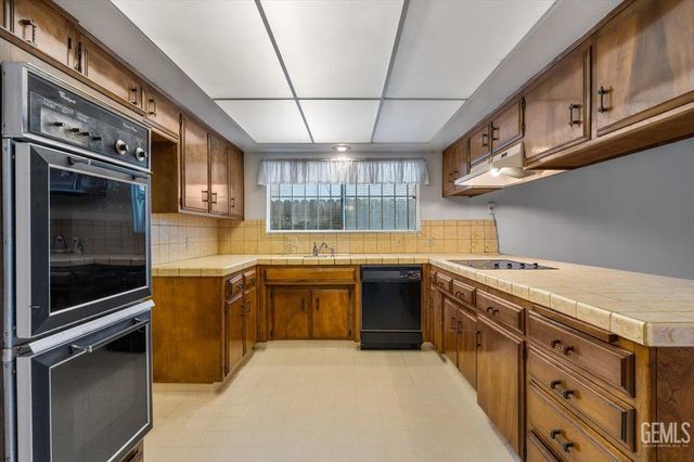 3517 McCourry Street, Bakersfield, CA 93304