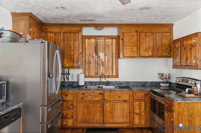 1343 Bartlett Rd, Henrico, VA 23231