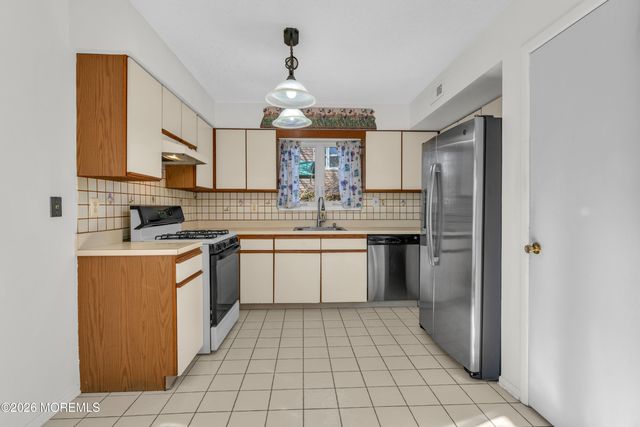 521 Dorothy Place, Brick, NJ 08723