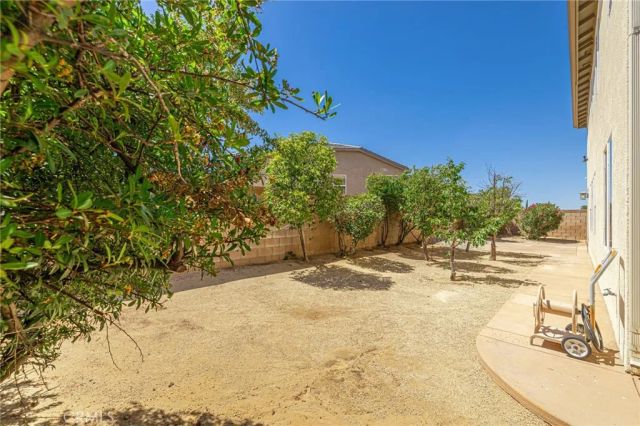 42327 42nd Street West, Quartz Hill, CA 93536