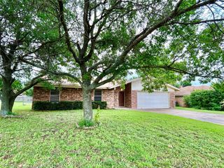 2610 W Frey Street, Stephenville, TX 76401