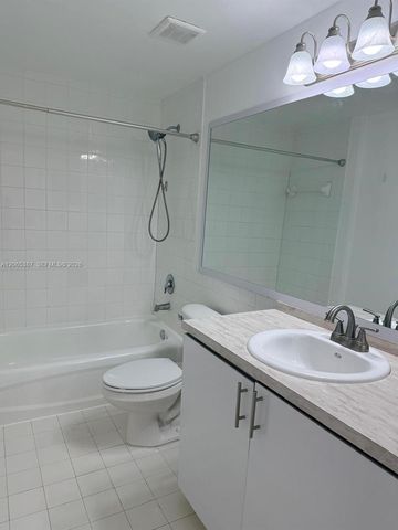 5091 NW 7th St 1009, Miami, FL 33126