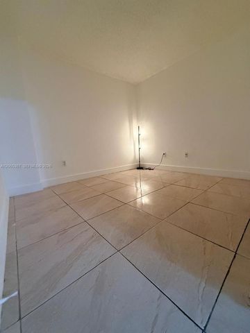 5091 NW 7th St 1009, Miami, FL 33126
